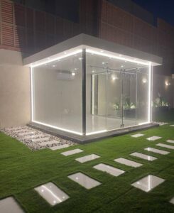 التميز لتصميم غرف زجاجية و تركيب عشب صناعي بالرياض
